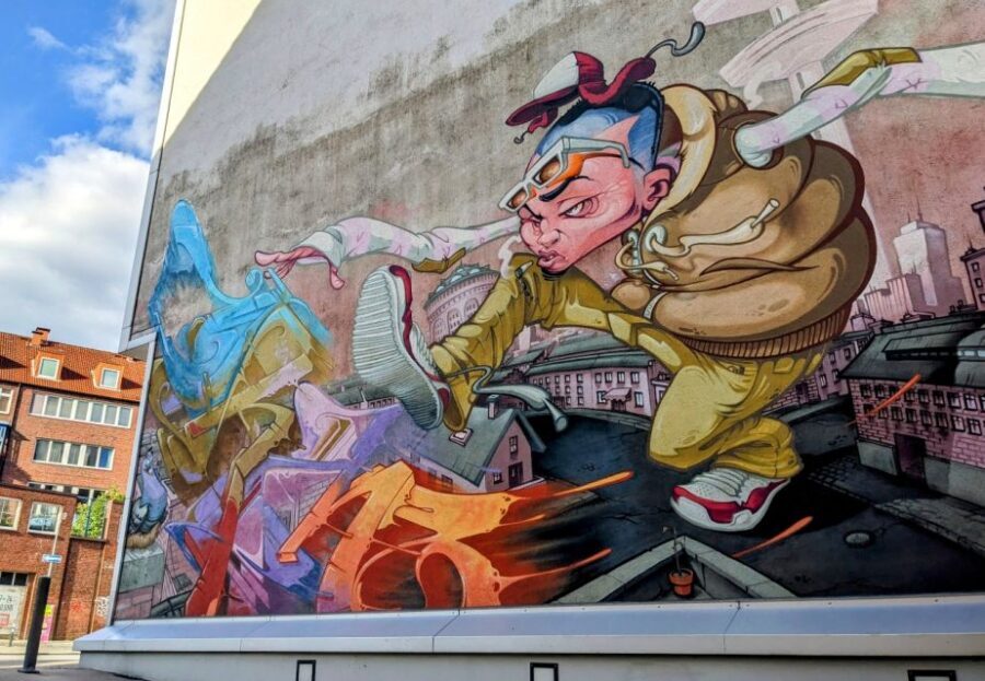 Alternative Hamburg / Street Art Private Tour - Repurposed WW2 bunkers and urban gardens: art in unexpected spaces