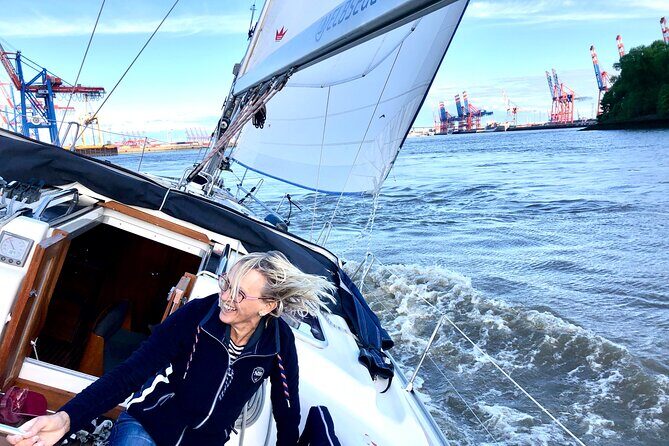 Authentic Sailingtrip "To the Gates of Hamburg" from Wedel - Why The Elbe From Wedel Feels More Like a Real Sail