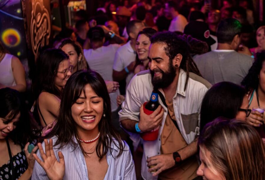 Big Hamburg Pubcrawl - Shots, Games & VIP Bundle - Guides, safety, and a crowd that feels mixed (in a good way)