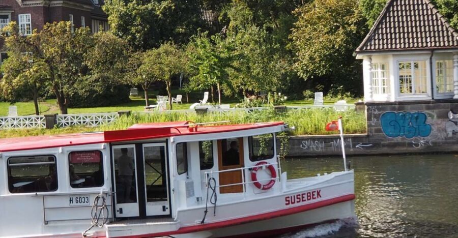 Celebs, Waterfronts and Nature Cycle Tour - Dammtor to Pöseldorf-Rotherbaum: consulates, parks, and the “suburb-from-a-bike” feeling