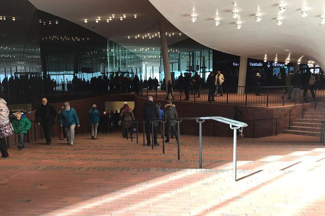 Elphi Plaza Führung - Timing: where this fits best in your Hamburg itinerary