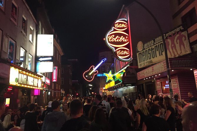 English guided tour Reeperbahn "Red light and Offence" - Zur Goldenen Handschuh: Nightlife Meets a Notorious Real Case