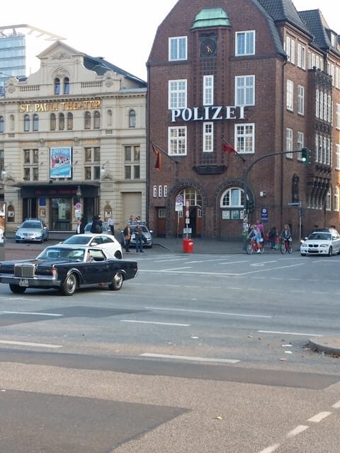 English Harbor&St. Pauli Pay-What-You-Want Walking Tour - St. Pauli starts at Landungsbrücken bridge 5