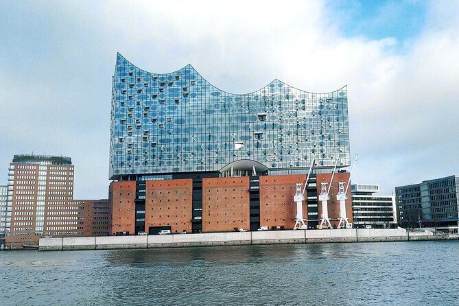 Free Tour: History of the Port, Red Light District and the Beatles - Stop 1: Alter Elbtunnel and the Hamburg shortcut under the Elbe