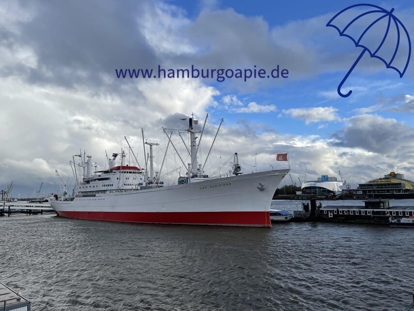 Free Tour: Port, Red Light District and Beatles. You decide how much to pay at the end - Pay what you think is fair: how this free-tour model can work for your budget