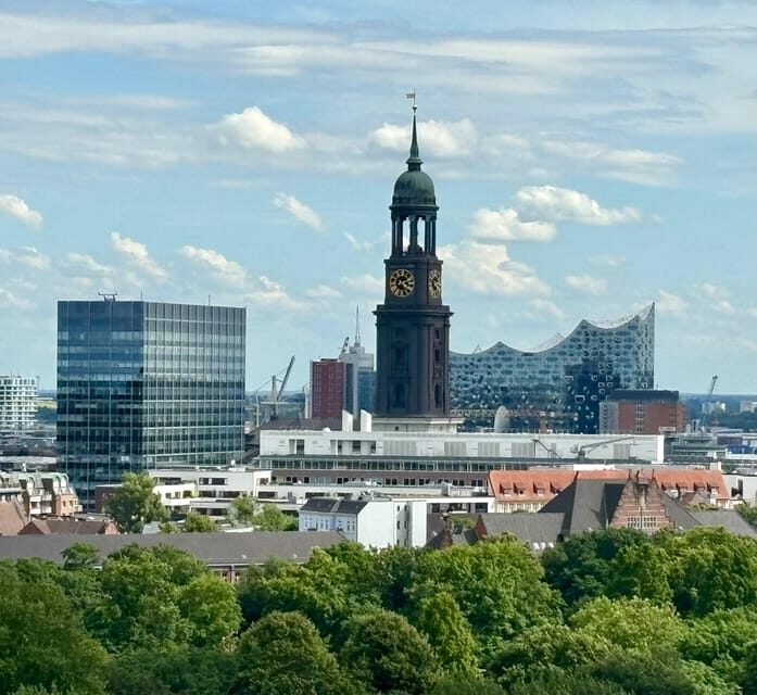 German guided insider tour of Hamburg's Schanzenviertel - A two-hour format that stays relaxed