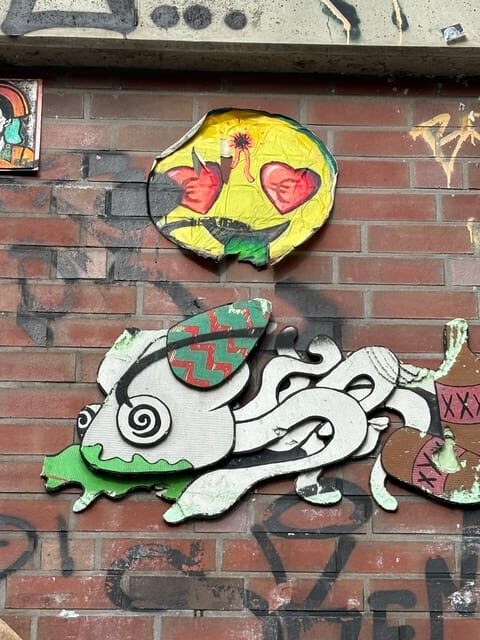 German guided insider tour of Hamburg's Schanzenviertel - A ski-jump origin story and the Fritz Kola connection