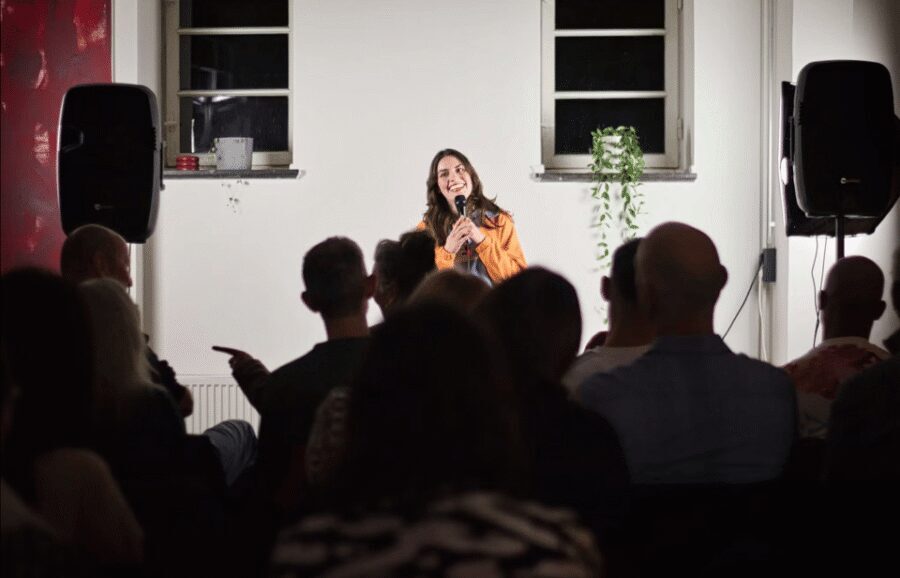 GET UP Comedy in Hamburg - Life is too short not to laugh! - Reeperbahn at Lustig Comedy Club: Monday Open Mic at 8 pm