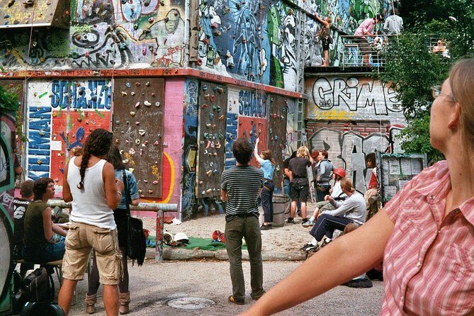 Guided bike tour Hamburg with neat city bikes, cruisers, mountain bikes - Key highlights that matter on the ground