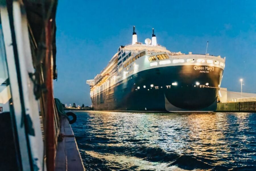 Hamburg: 1.5h Grand Harbor Evening Lights Cruise - The Elbphilharmonie and port icons: seeing the city’s “engine room” up close