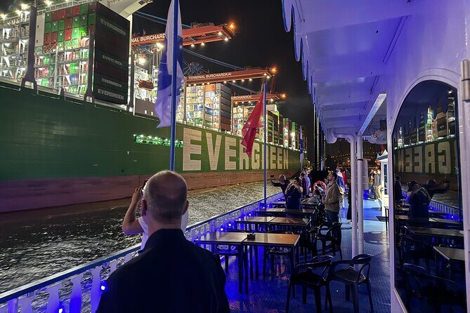 Hamburg: 1-hour evening light cruise - Listening setup: how to use the RainerAbicht audio app without frustration