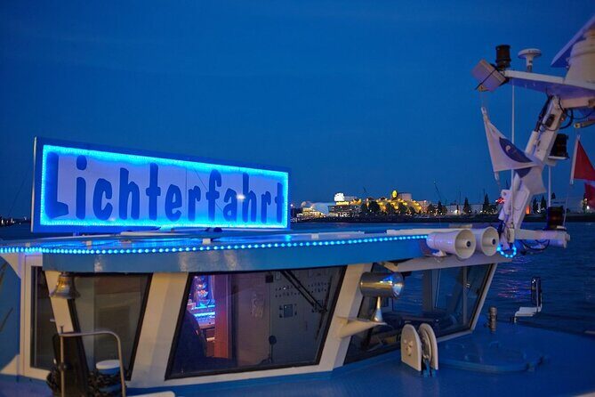 Hamburg: 1-hour evening light cruise - Comfort and logistics: the small things that matter on a night cruise