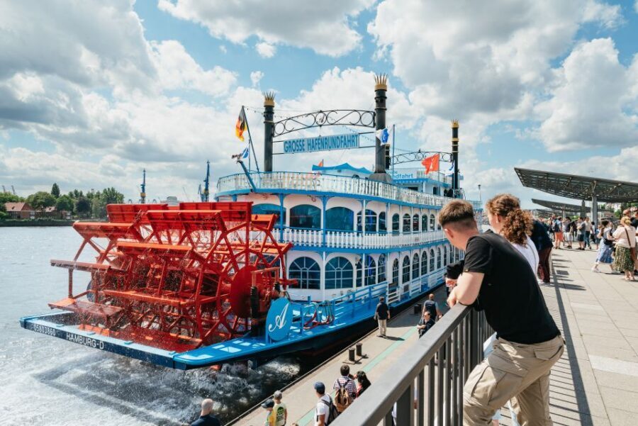 Hamburg: 1-Hour Harbor Sightseeing Cruise with HafenCity - Tides, Water Levels, and Route Shifts Near Speicherstadt