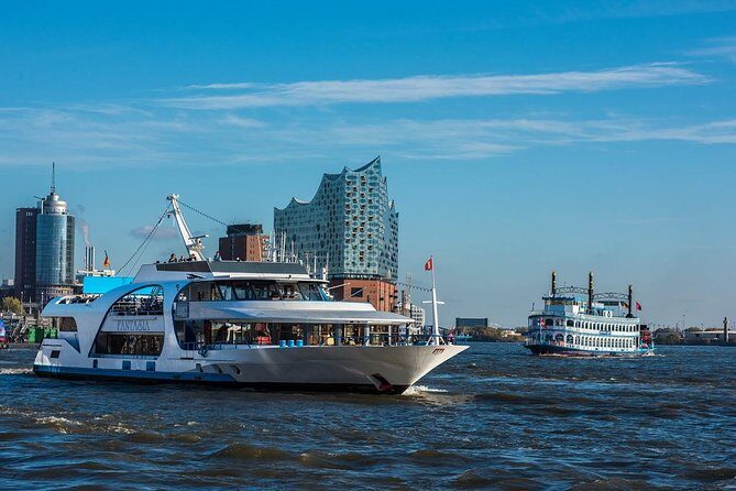 Hamburg: 1-hour harbor tour - Bridge 1 and the Rainer Abicht departure point: how to find your boat fast