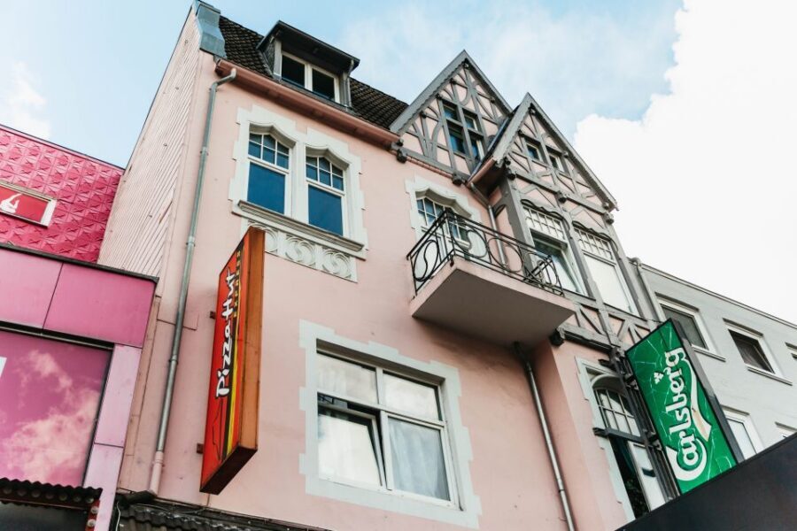 Hamburg: 2.5-Hour Beatles Music Tour - Price and value: is $33 worth 2.5 hours plus music?