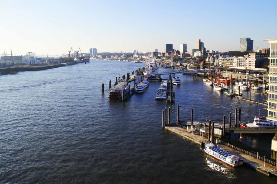 Hamburg: 2.5-Hour Discovery Tour - Finding the Right Starting Point on Mönckebergstraße