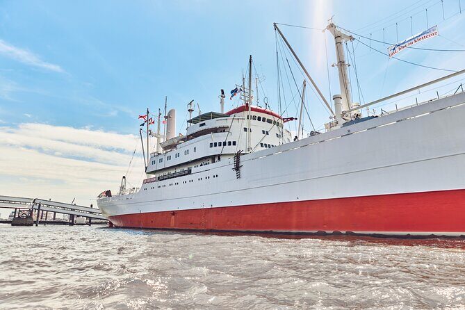 Hamburg: 2-Hour Harbor Cruise - Getting oriented: where you meet and what the timing means