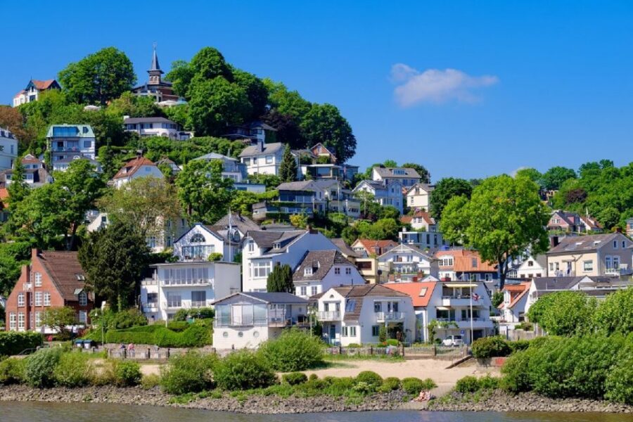 Hamburg: 2-Hour Sightseeing Cruise to Blankenese - Hafen and Airbus: Parkhafen, Waltershofer Hafen, Finkenwerder, and Airbus Haus 20
