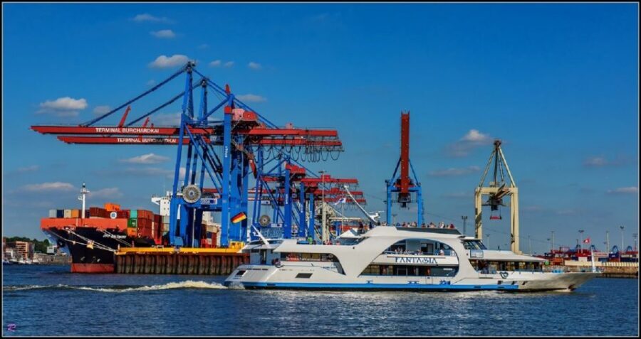 Hamburg: 2-Hour Sightseeing Cruise to Blankenese - The 2-hour route: St. Pauli, the Fish Market, and the Elbe waterfront