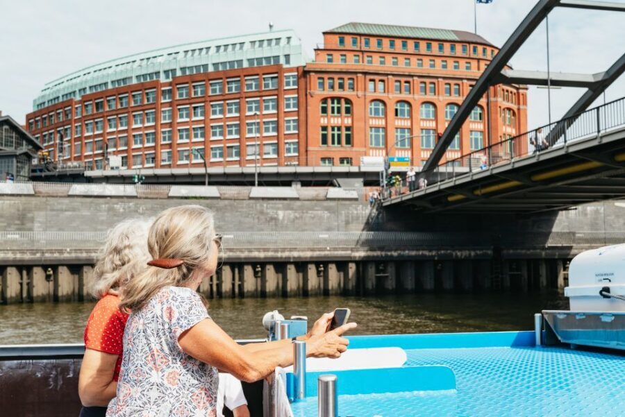 Hamburg: 2-Hour XXL Port of Hamburg Cruise Tour - Speicherstadt and HafenCity: Tradition and Modern Commerce, Side by Side