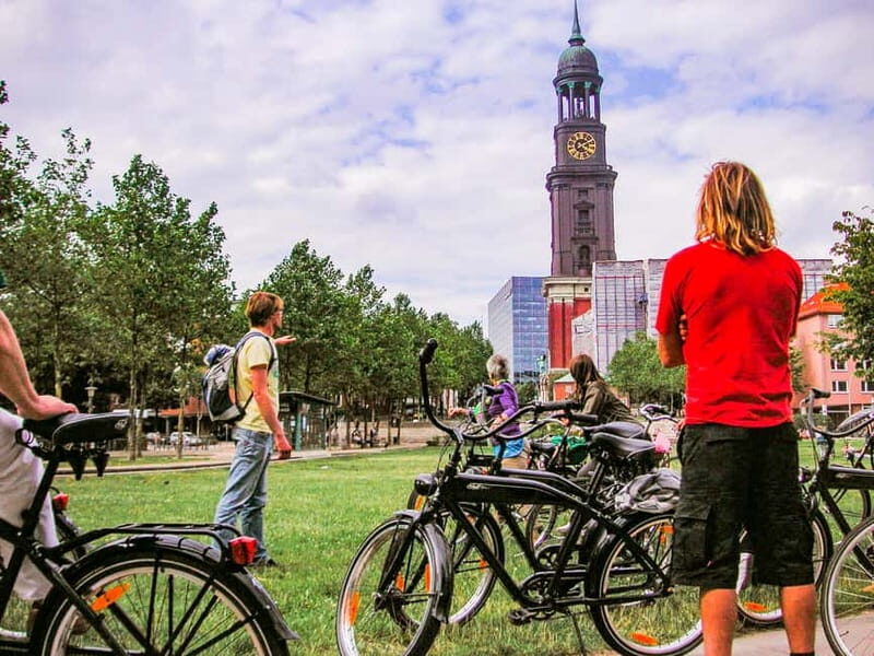 Hamburg 3-Hour Bike Tour - St. Pauli to the Alster Lakes: easy miles and big city views