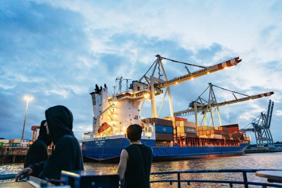 Hamburg: 90-Minute Evening Lights Harbor Cruise - Price and value: is about $27 for 90 minutes a good deal?
