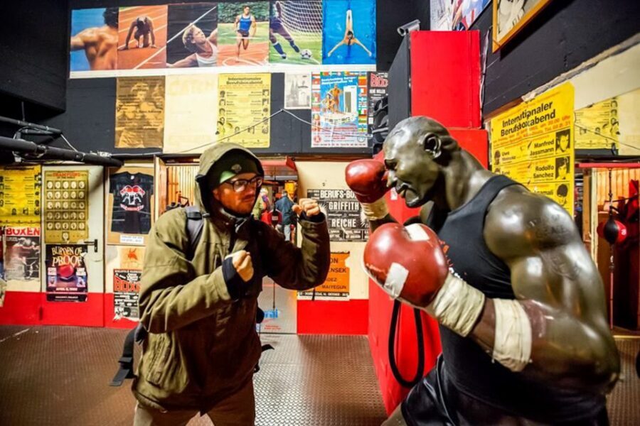 Hamburg: Adults Only Reeperbahn Tour - Where you start: how the route kicks off in St. Pauli