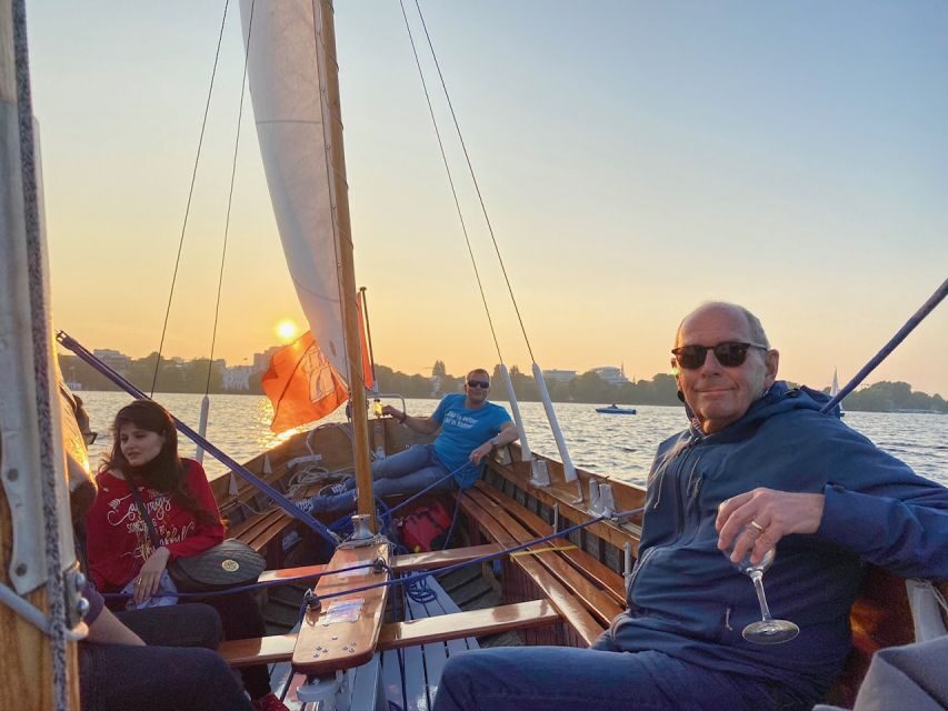 Hamburg: Alster River Sailboat Tour with Sundowner - The sundowner drink and why it fits the timing