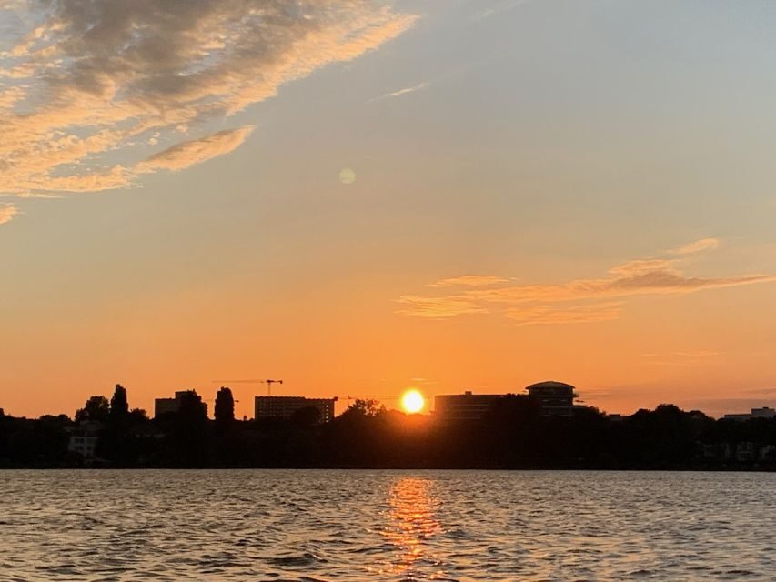 Hamburg: Alster River Sailboat Tour with Sundowner - Small group size: why it changes the whole experience