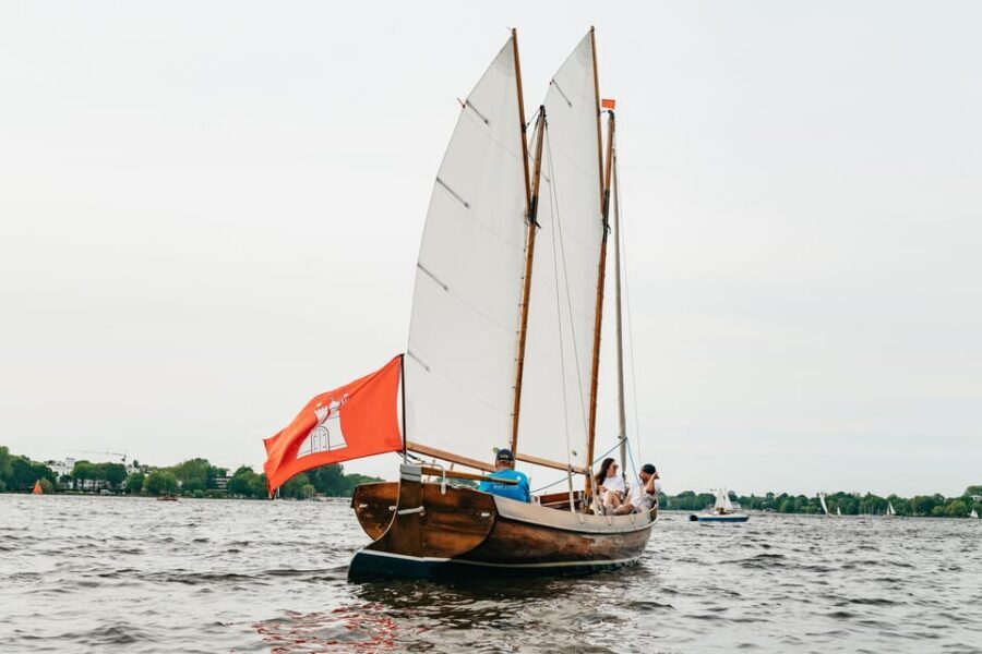 Hamburg: Alster River Sailing Tour on a 2-Masted Sailboat - 1) What makes an Alster sail feel different from a bus or tram