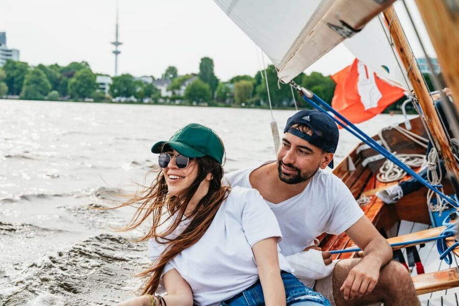 Hamburg: Alster River Sailing Tour on a 2-Masted Sailboat - 4) The route around Hamburg: views that earn their camera time