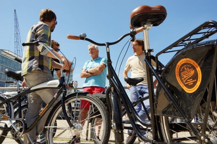 Hamburg: Bike Rental - St. Pauli pickup at Gebrüder-Wolf-Platz: start fast, not formal