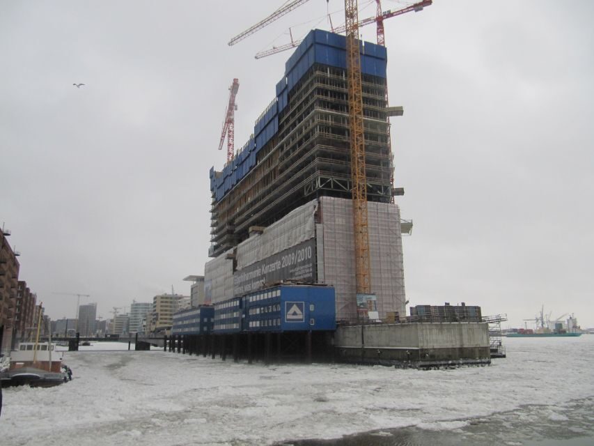 Hamburg: City Tour by Bike with Elbphilharmonie - Fleet-Island, Neuer Wall, and the Deichstraße port spine