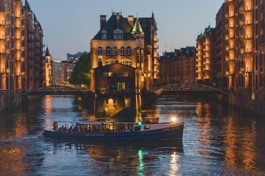 Hamburg Combi: 1,5h Evening Cruise & 2h Reeperbahn Tour - What This Hamburg Combi Gets You in One Ticket