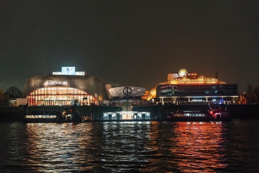 Hamburg Combi: 1,5h Evening Cruise & 2h Reeperbahn Tour - Evening Harbour Lights Cruise From Landungsbrücke 3 to the Elbe Bridges