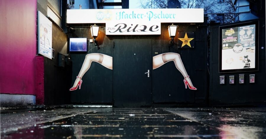 Hamburg: Crimes of St. Pauli Guided Walking Tour - Who this tour suits best (and who should skip it)