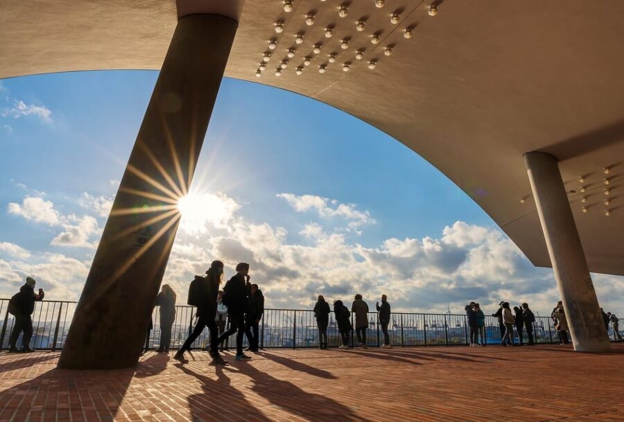 Hamburg: Elbphilharmonie Highlights and Plaza Guided Tour - Meeting at Kehrwieder 12: Finding the group fast