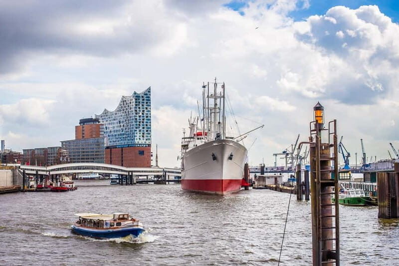 Hamburg: Grand Harbor Tour by Traditional Barge - Elbe beach and the fish market: the port’s everyday life