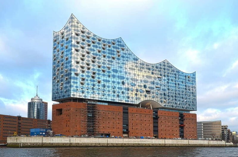 Hamburg: Guided Grand Harbor Sightseeing Cruise by Ship - Pier 3 and Kapitän Prüsse: Getting started without stress