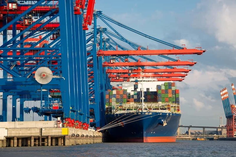 Hamburg: Guided Grand Harbor Sightseeing Cruise by Ship - Rickmer Rickmers and Cap San Diego: when the past floats past you