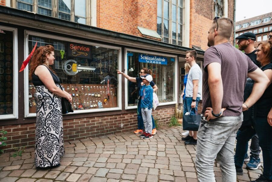 Hamburg: Guided Walking Tour for Magic Fans - Meeting at Hamburg Town Hall: What 2 Hours Actually Brings