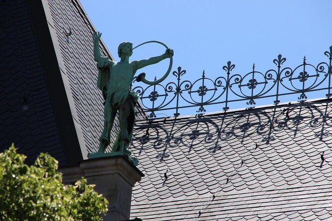 Hamburg Half Day Walking Tour with a Local: 100% Personalized & Private - Kunsthalle Hamburg for art in the middle of city life