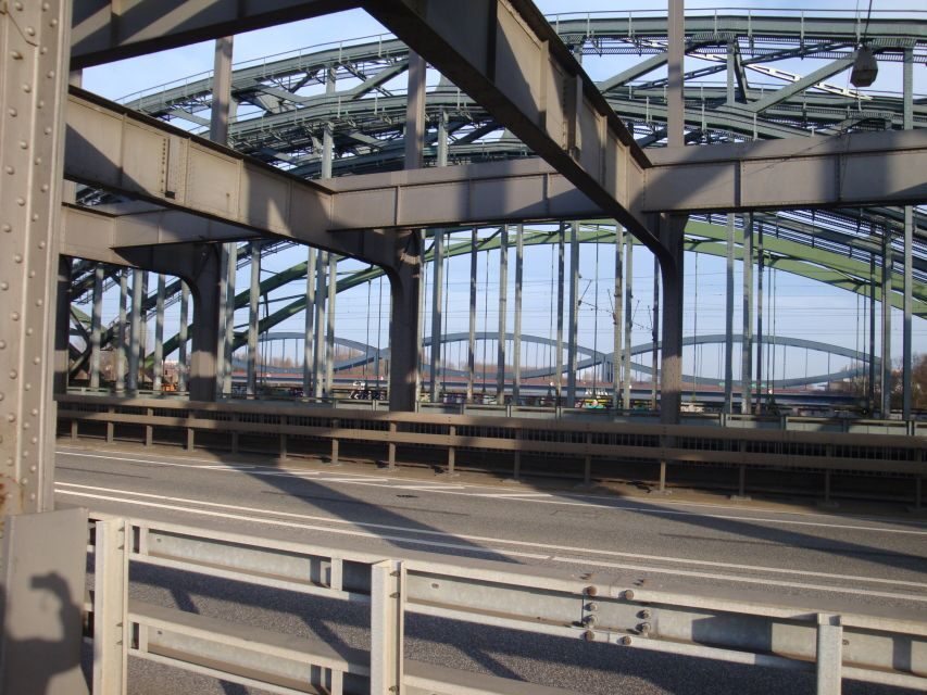 Hamburg Harbor: 3.5-Hour Guided Tour by Bike - Crossing the Baackenhöft: Big Elbe Views Without the Tour Bus Hassle