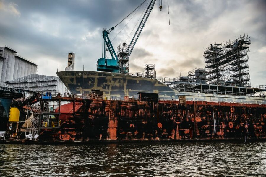 Hamburg: Harbor Cruise - Tollerort and the Container Terminal: the working port side