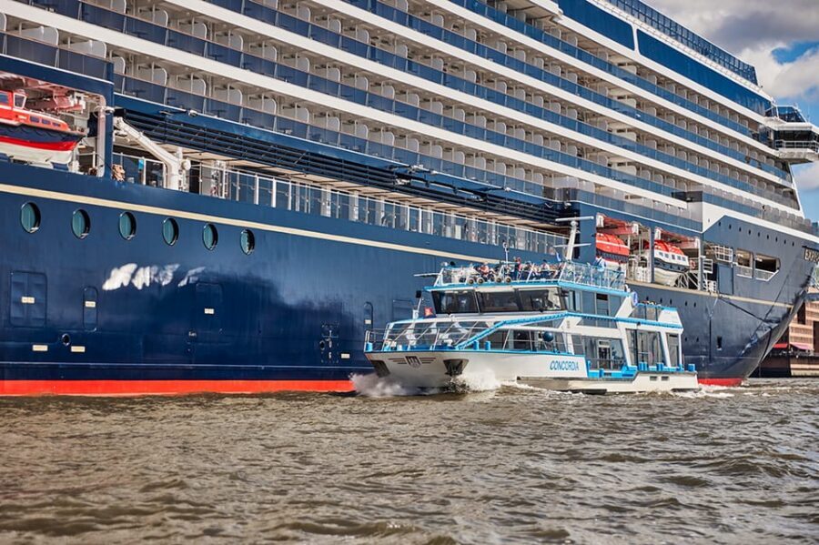 Hamburg: Harbor Cruise and Bus City Hop-On Hop-Off Tour - Stop-by-Stop Feel: What Each Side of Hamburg Gives You