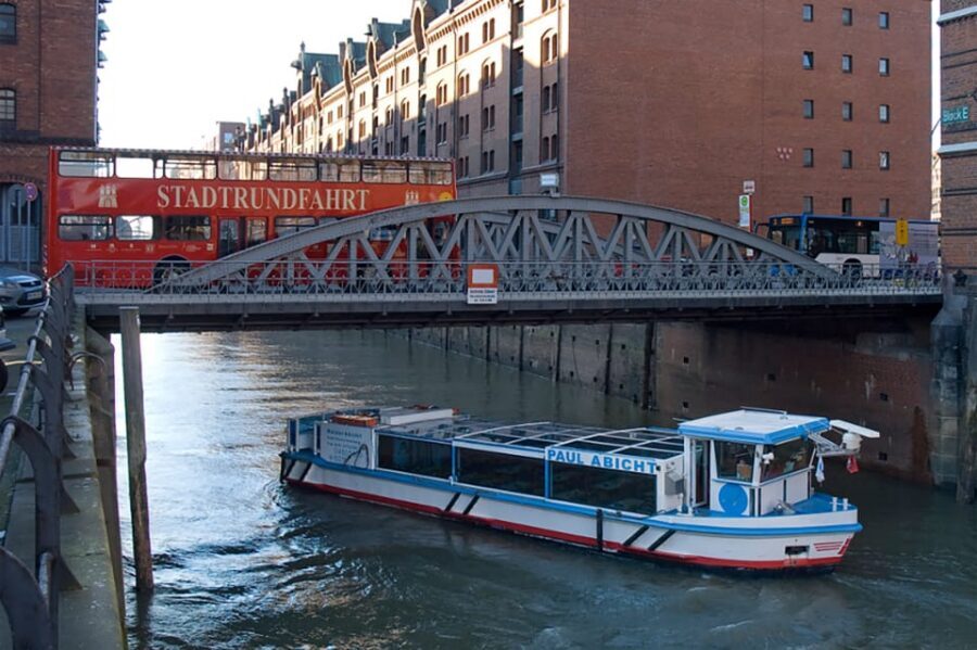 Hamburg: Harbor Cruise and Bus City Hop-On Hop-Off Tour - Where to Start: St. Pauli Landungsbrücken, Bridge 1
