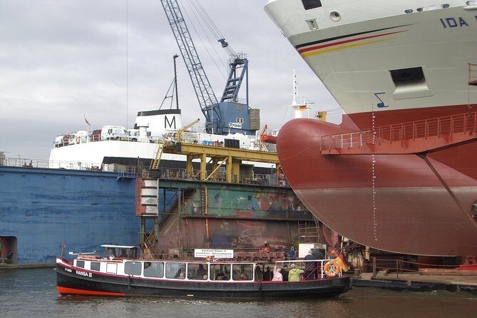 Hamburg harbor tour with a barge - Tips to get the most from the ride