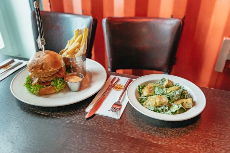 Hamburg: Hard Rock Cafe Skip-the-Line Meal - Who this meal suits best (and who should skip it)