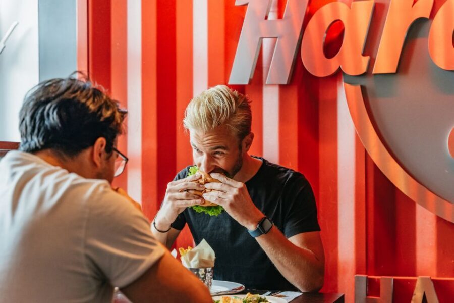 Hamburg: Hard Rock Cafe Skip-the-Line Meal - Hamburg’s Landungsbrücken, with a burger-and-a-show dinner plan