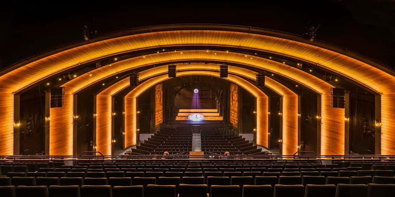 Hamburg: Harry Potter and the Cursed Child Theater - Food and drinks: what’s included, and how the Open Bar option works
